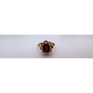 Vintage Style Gold Tone Filigree Ring Oval Purple Stone Scalloped Cocktail Ring
